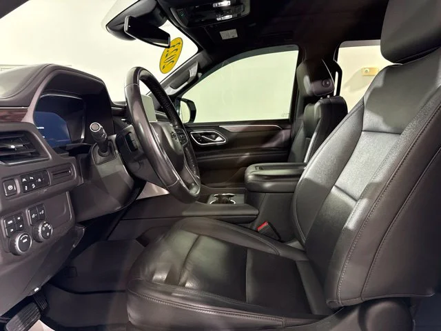 Used 2023 White Chevrolet Z71 image 17