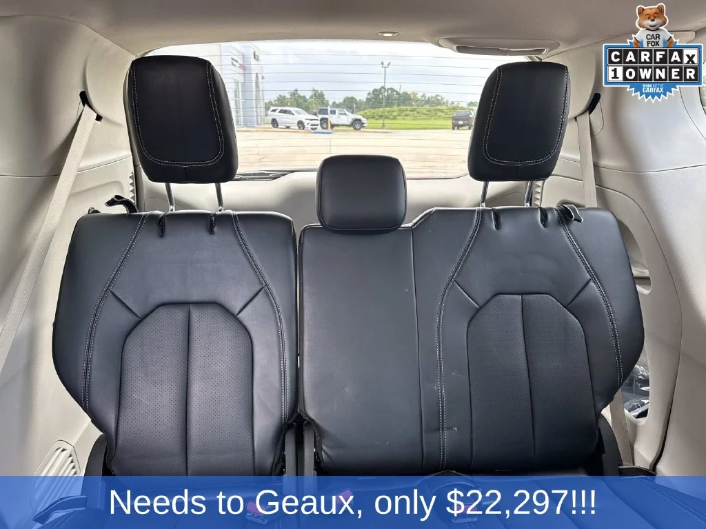Used 2023 Silver Chrysler Touring L image 19