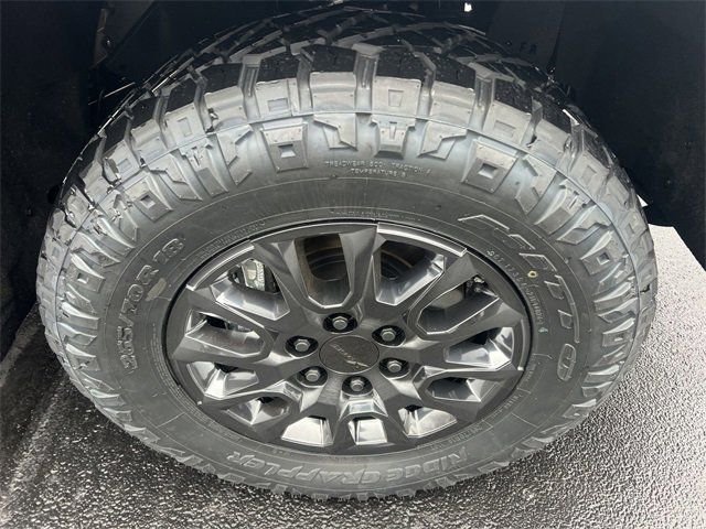2025 Toyota Tundra Limited - Photo 12