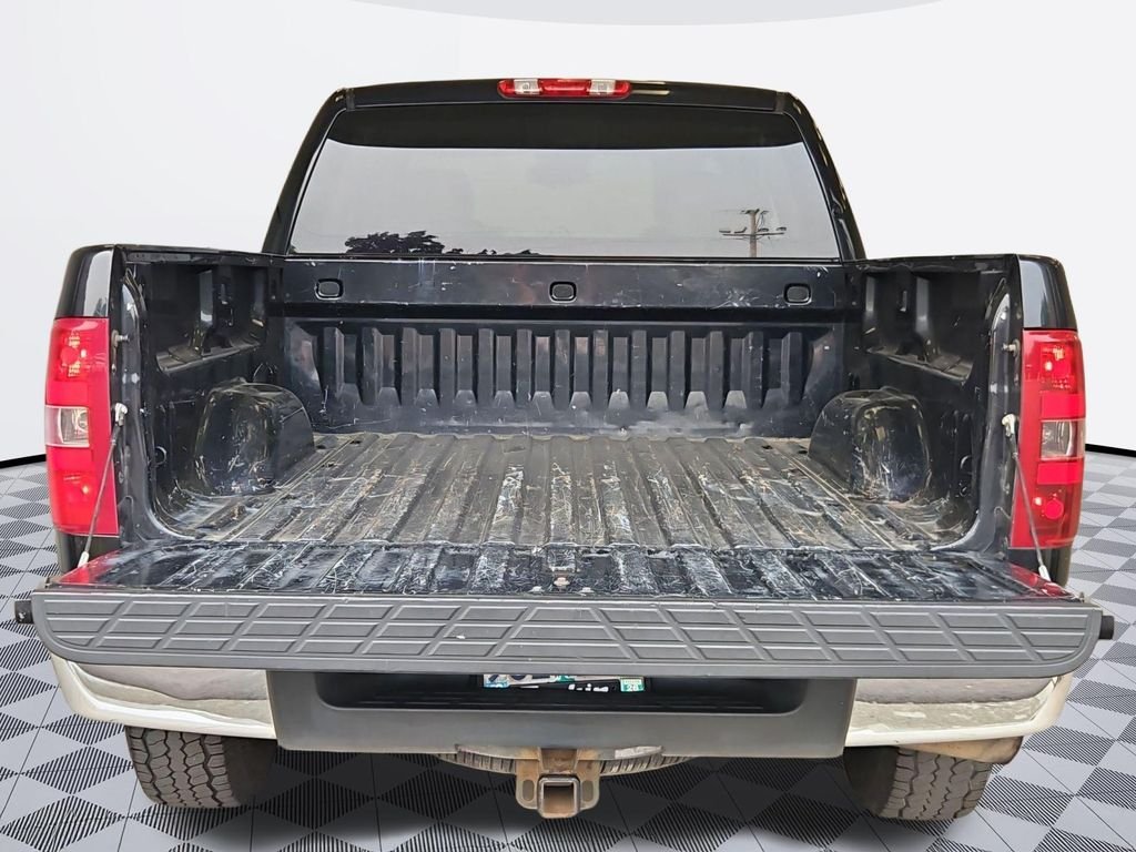 Used 2008 Black Chevrolet LT image 23
