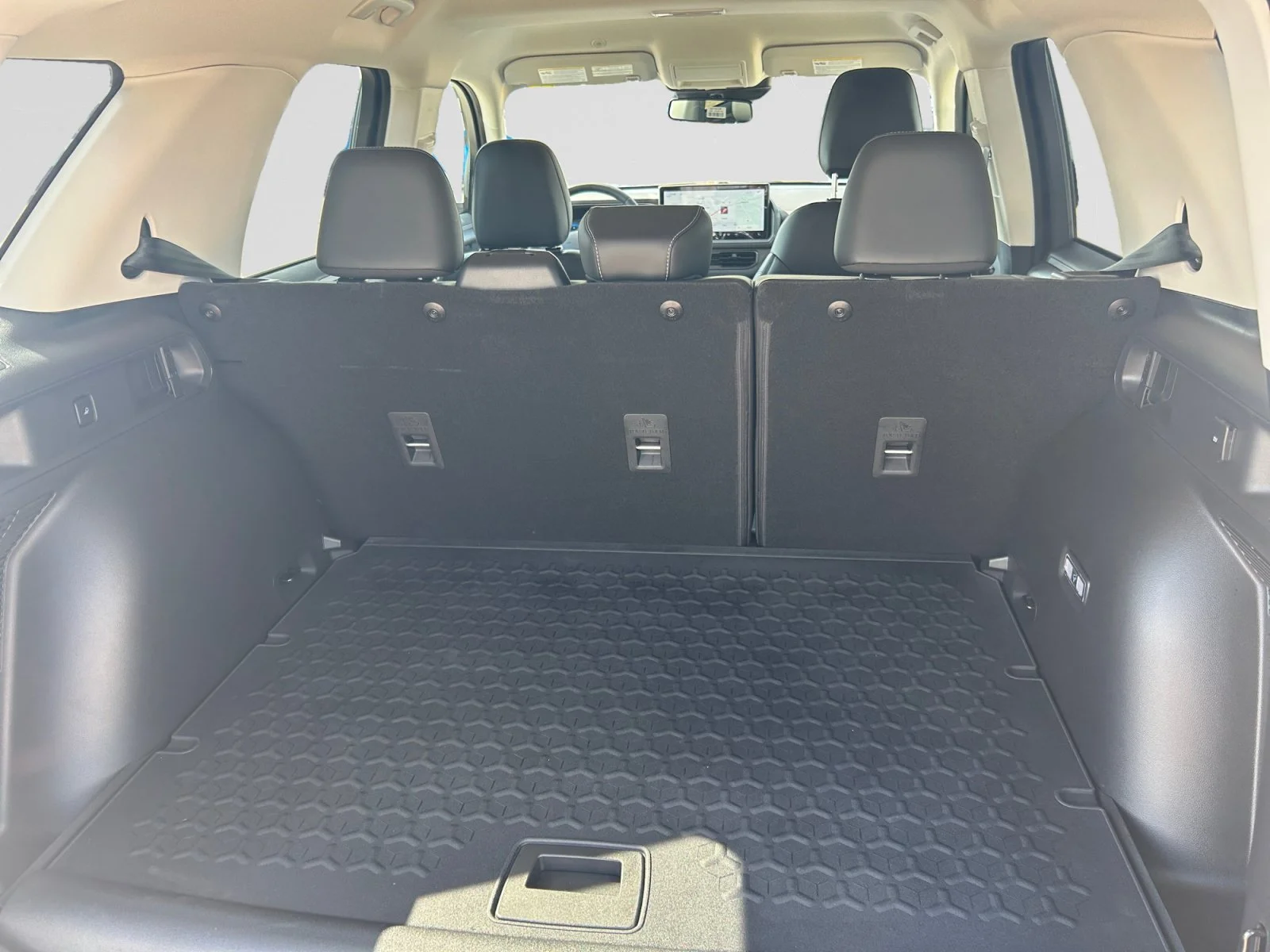 New 2026 Carbonized Grey Metallic Ford Outer Banks image 10