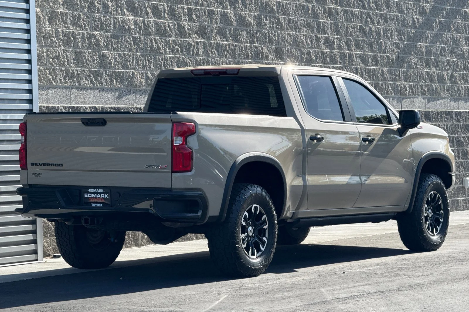 Used 2023 Sand Dune Metallic Chevrolet ZR2 image 3