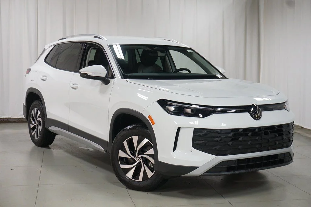 New 2026 White/off-white Volkswagen 2.0T S image 2