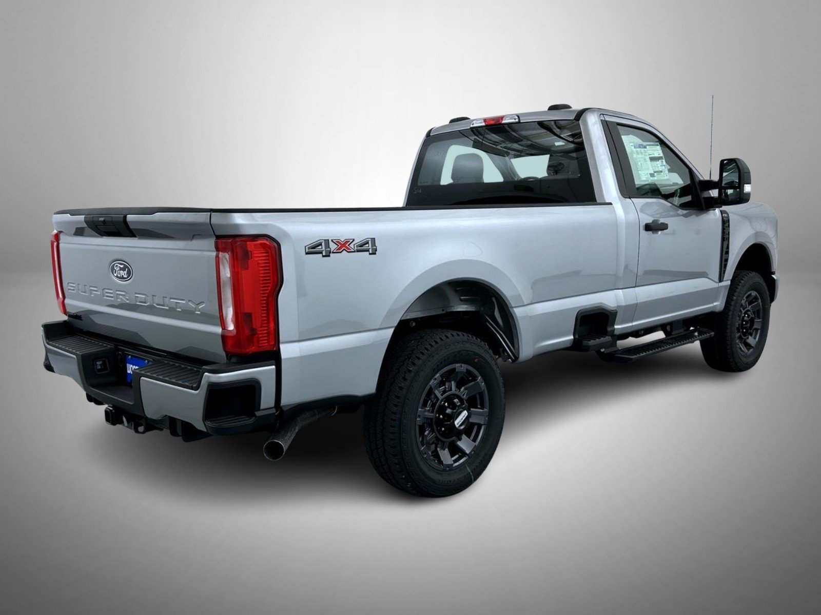 New 2027 Iconic Silver Metallic Ford XL image 5