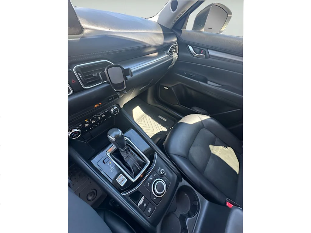 Used 2018 Snowflake White Pearl Mica Mazda Touring image 8