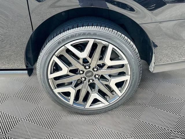 New 2026 Black Ford Platinum image 19