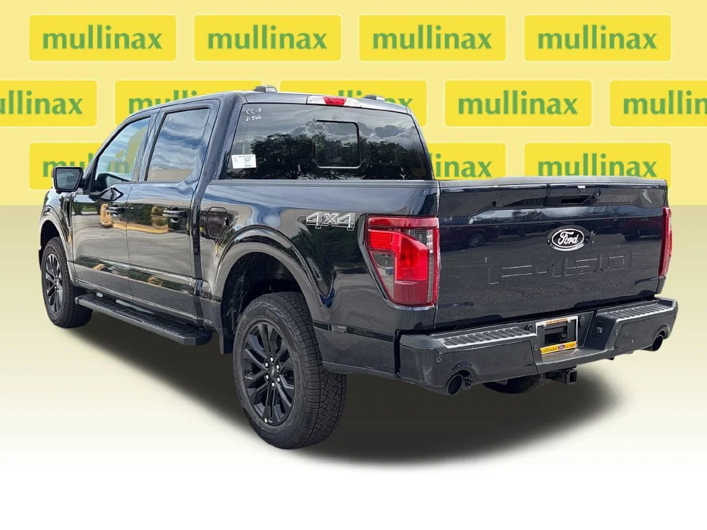 New 2026 Blue Ford XLT image 9