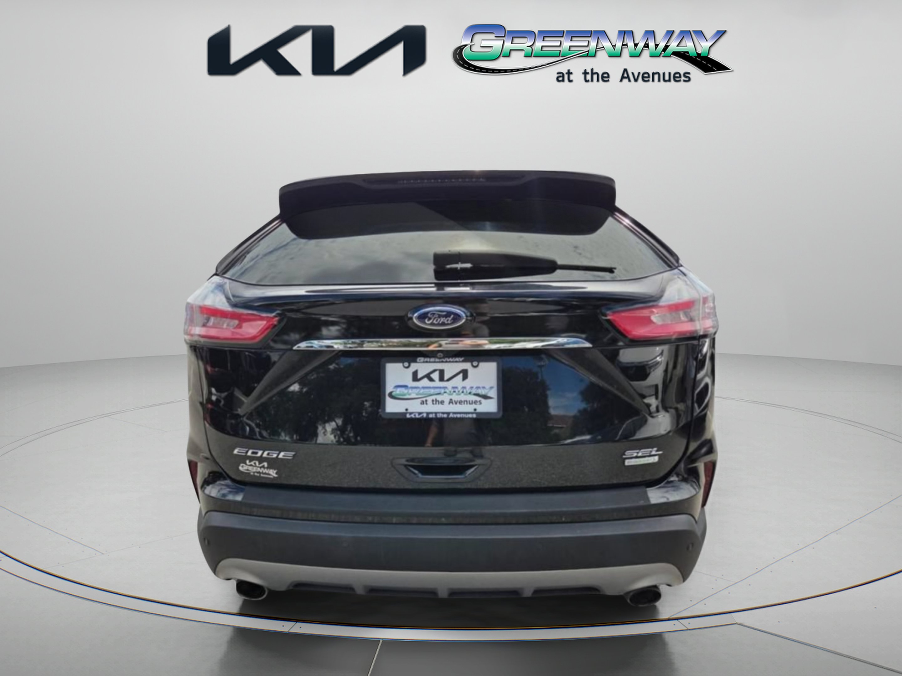 Used 2019 Black Metallic Ford SEL image 6