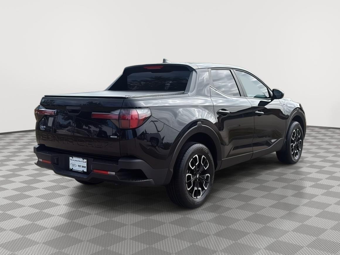 Used 2022 Phantom Black Hyundai SEL image 5