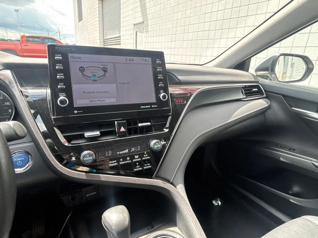 Used 2023 White Toyota SE image 17