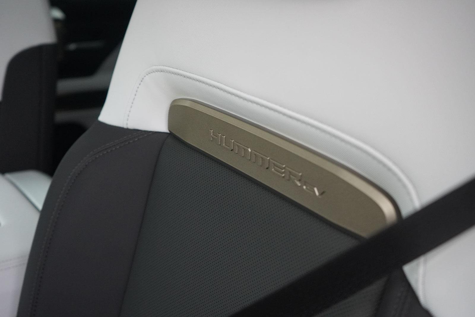 New 2025 Graphite Blue Metallic GMC 2X image 27