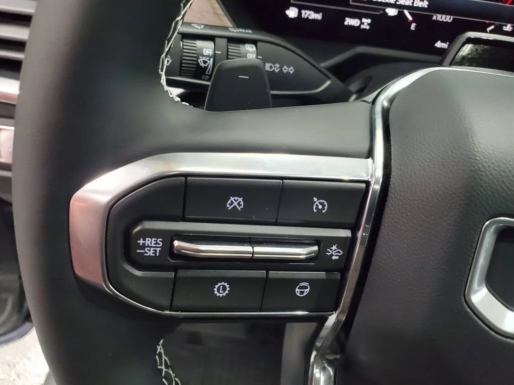 2026 GMC Acadia Denali Ultimate - Photo 17