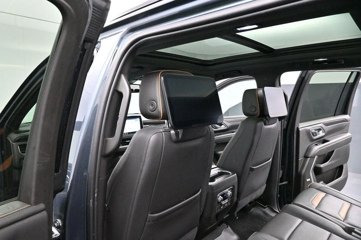 Used 2021 Dark Sky Metallic GMC AT4 image 34