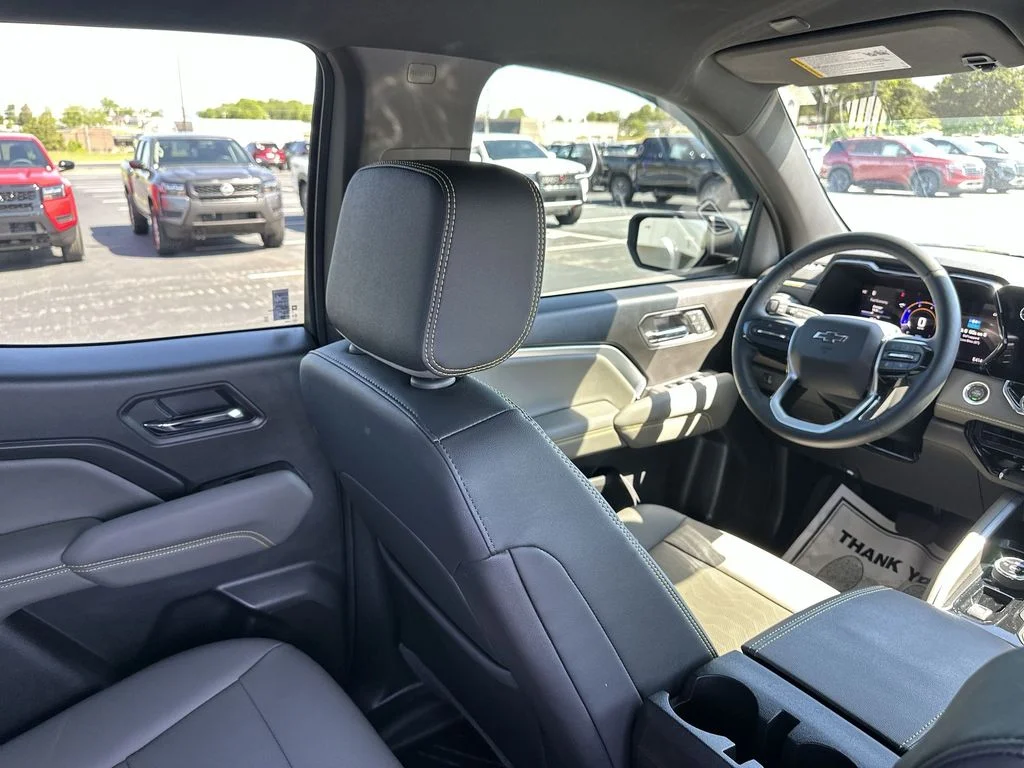 Used 2025 Black Chevrolet ZR2 image 15