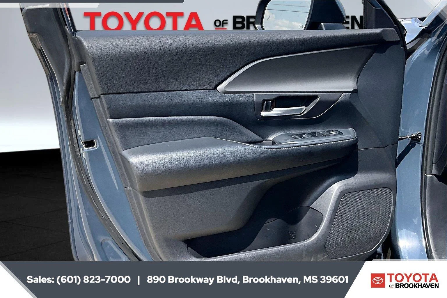 Used 2025 Storm Cloud Toyota XLE image 17
