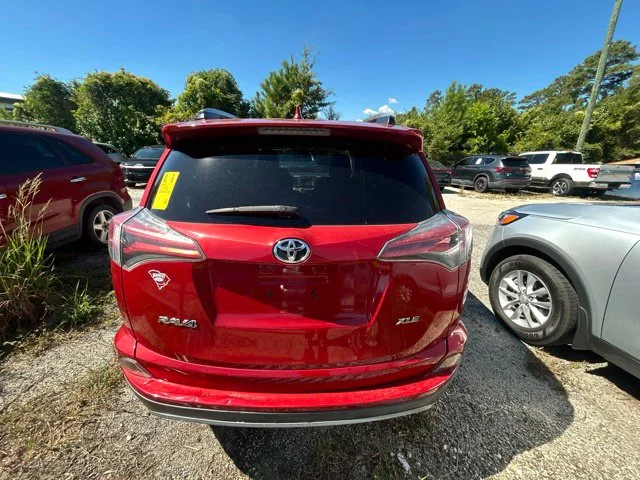 Used 2017 Red Toyota XLE image 5