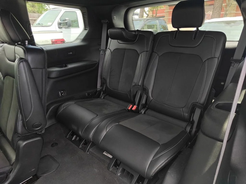 Used 2021 Silver Jeep Altitude image 19
