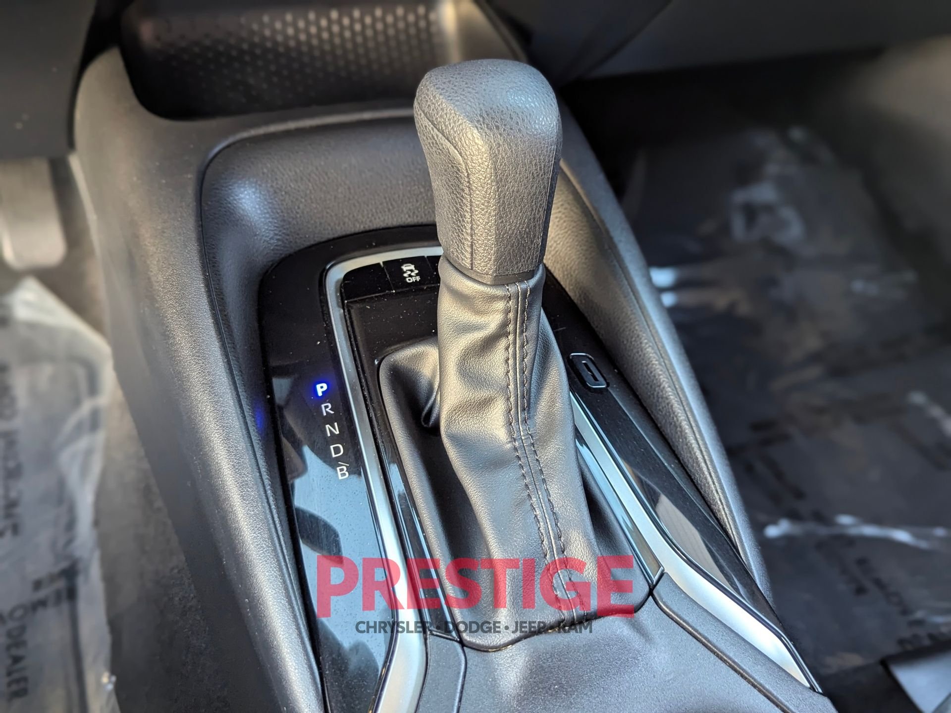 Used 2023 White Toyota LE image 21