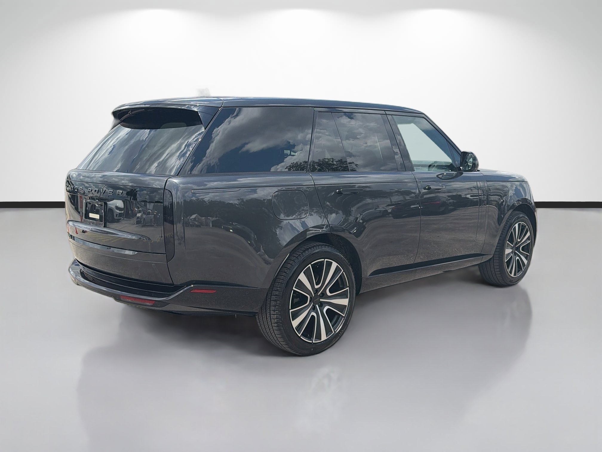 New 2026 Carpathian Grey Land Rover SE image 5