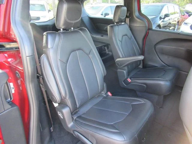 2026 Chrysler Pacifica Select - Photo 27