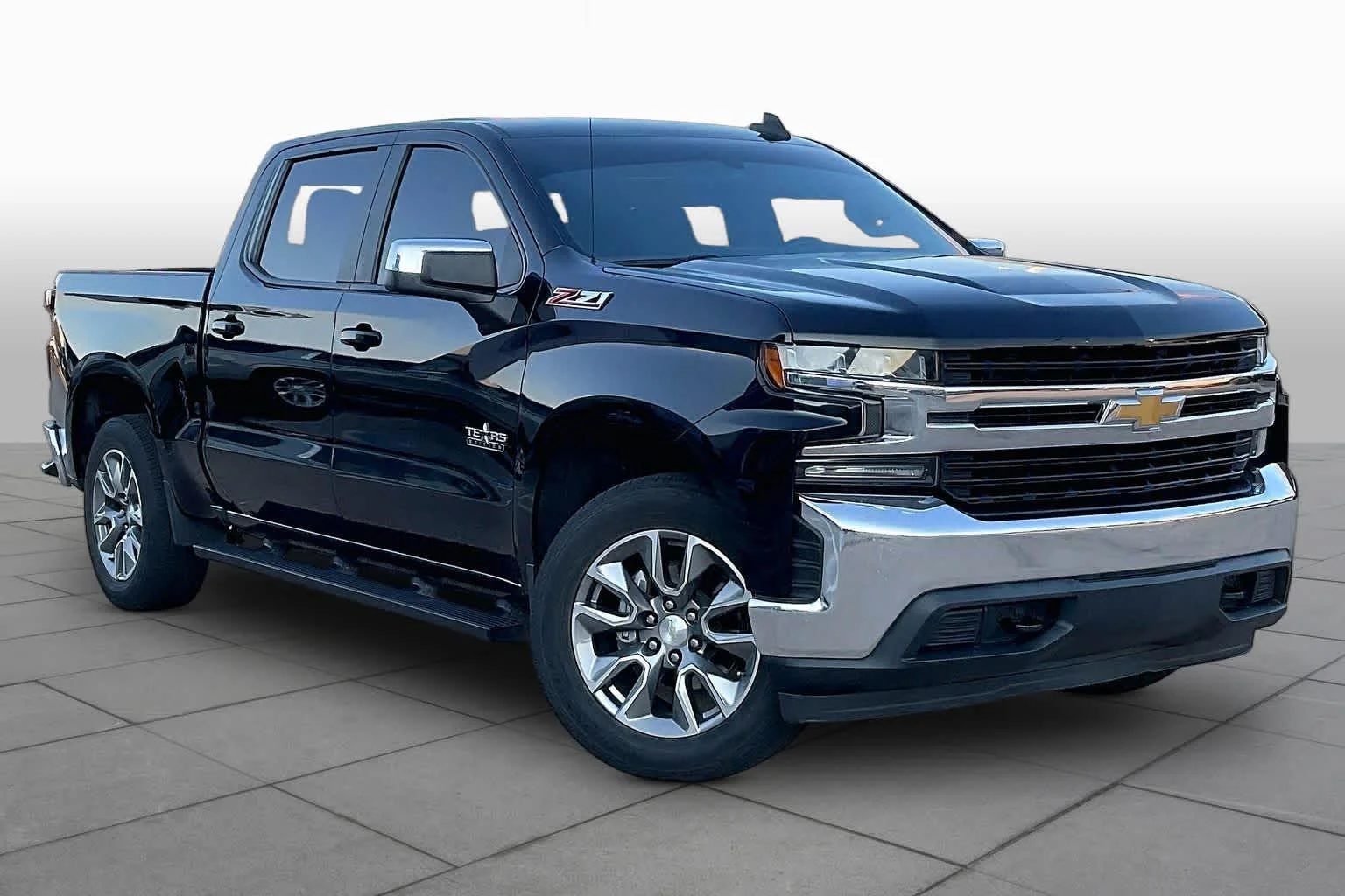 Used 2021 Black Chevrolet LT image 2