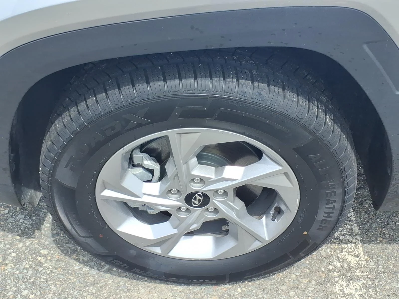 Used 2024 Shimmering Silver Hyundai SEL image 10