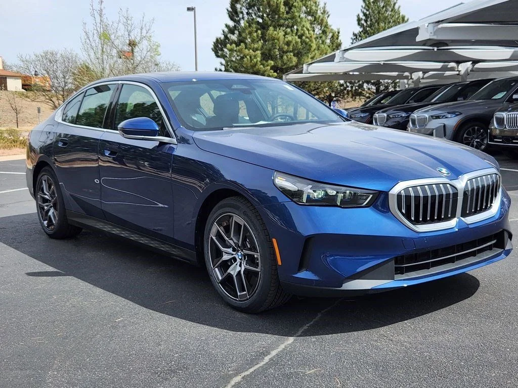 Used 2026 Blue Metallic BMW 530i xDrive image 5