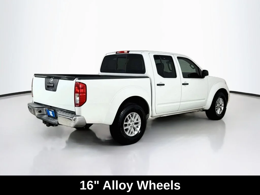 Used 2014 Glacier White Nissan SV image 7