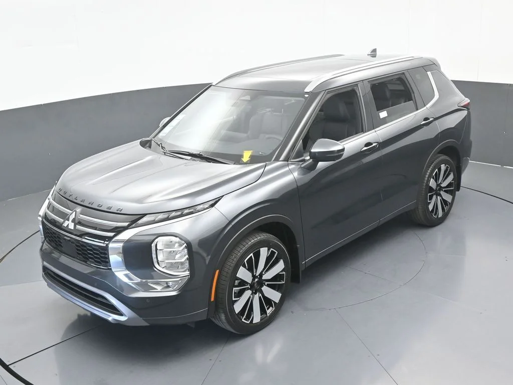 New 2026 Gray Mitsubishi SEL image 46