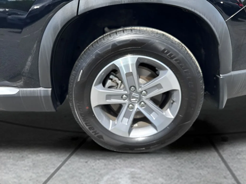 Used 2025 Black Honda EX-L image 33