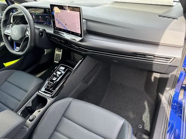 New 2026 Lapiz Blue Metallic Volkswagen 2.0T image 23