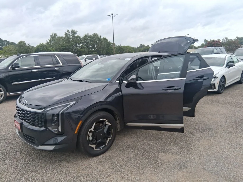 Used 2026 White Kia EX image 16