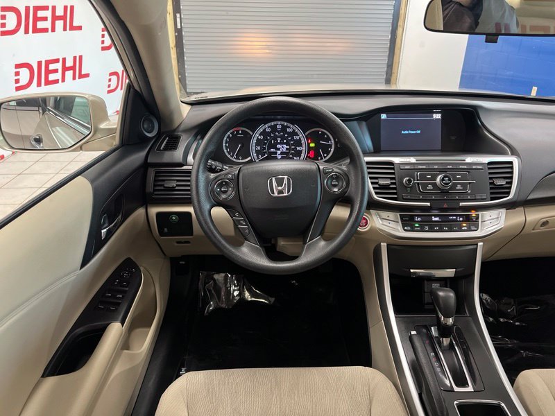 Used 2014  Honda EX image 32