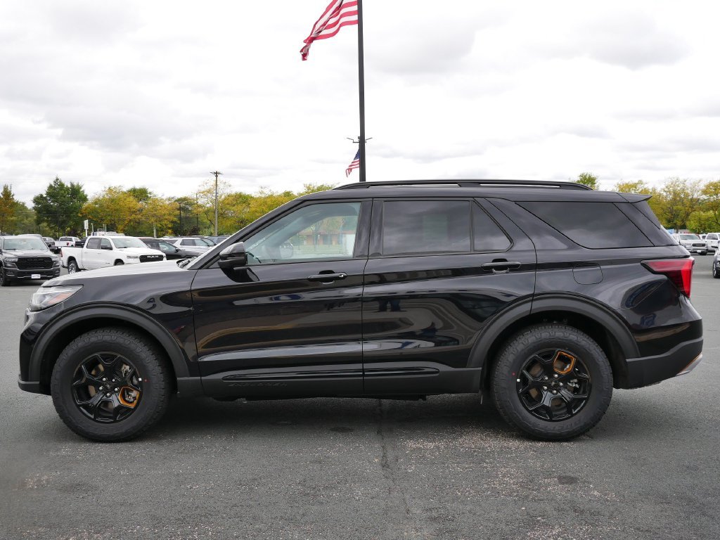 New 2026 Agate Black Metallic Ford Tremor® image 5