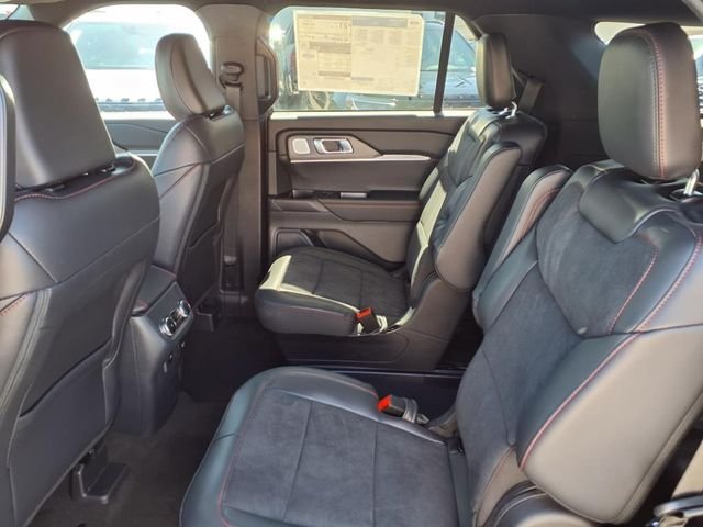 2025 Ford Explorer ST - Photo 8