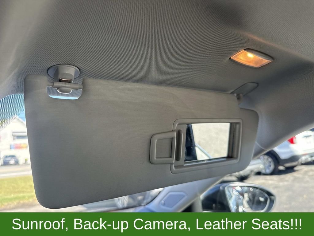 Used 2019 Black Volkswagen SEL image 26