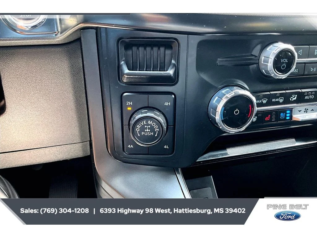 Used 2024 Agate Black Metallic Ford LARIAT image 23