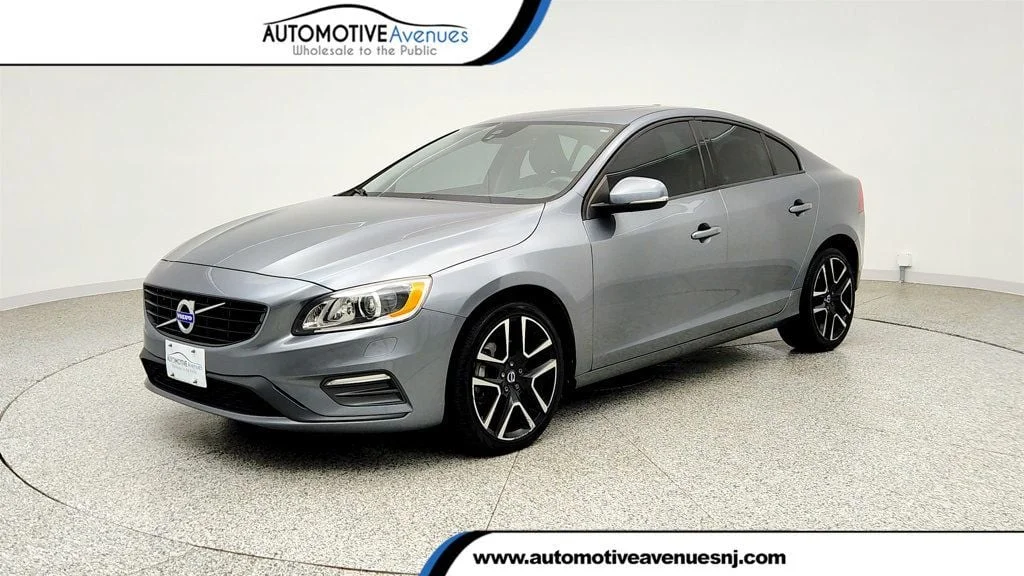 2018 Volvo S60 T5 AWD Dynamic's photo