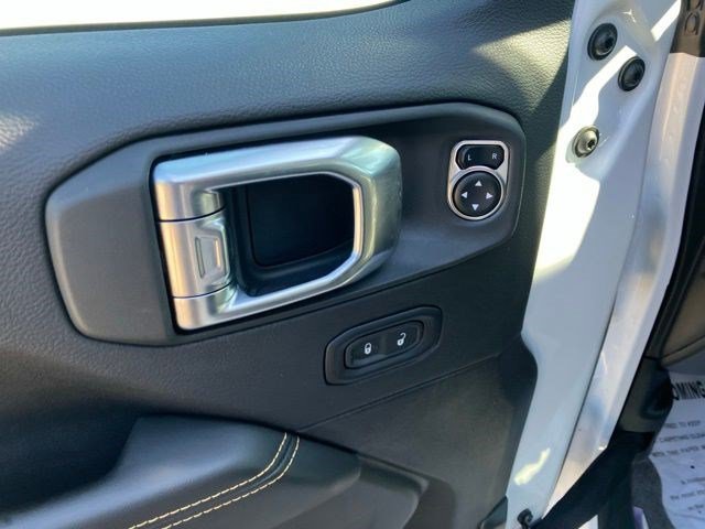 Certified Used 2025 Bright White Clearcoat Jeep Sahara image 9