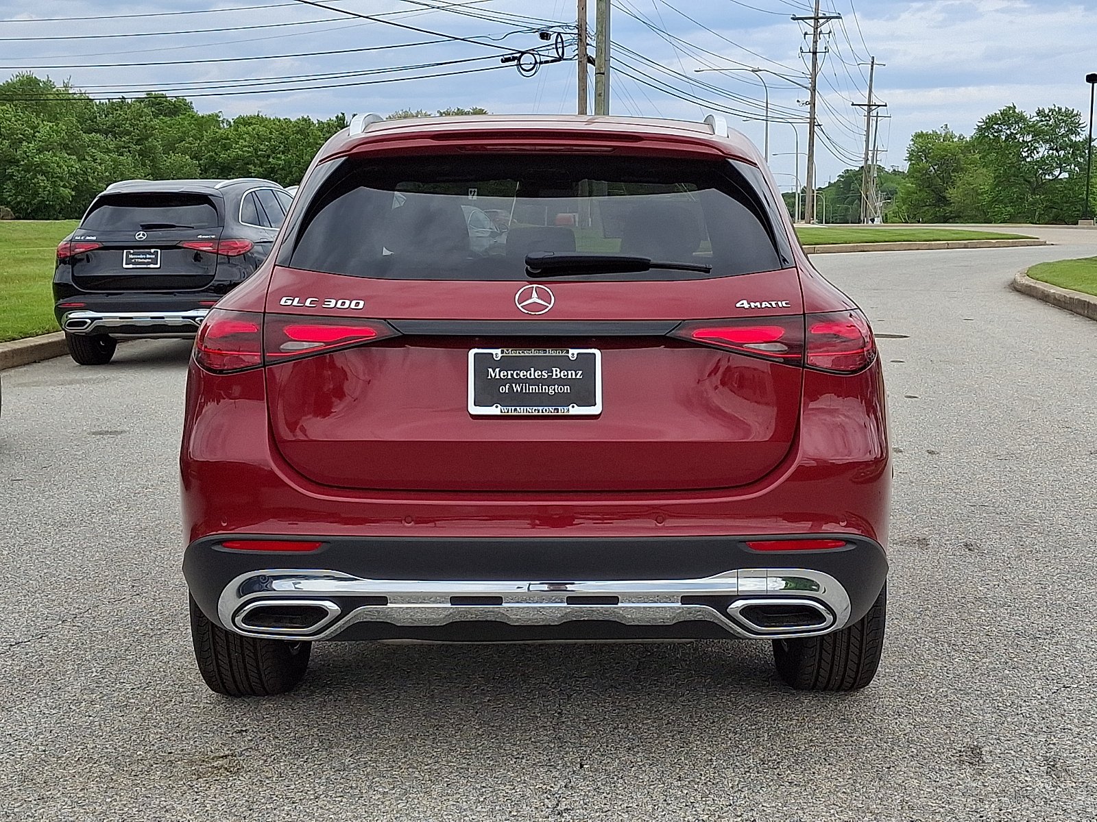New 2026 MANUFAKTUR Patagonia Red Metallic Mercedes-Benz GLC 300 image 5