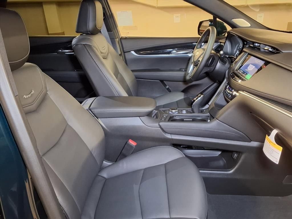 Used 2025 Emerald Lake Metallic Cadillac Premium Luxury image 6