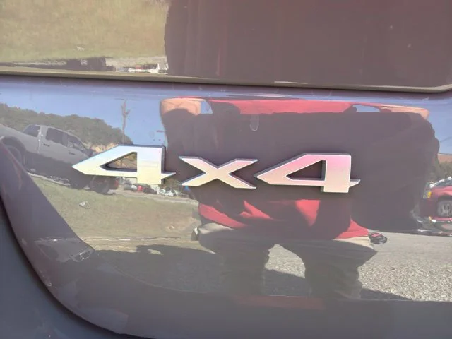 New 2027 Sting-Gray Clear-Coat Paint Jeep Laredo X image 15