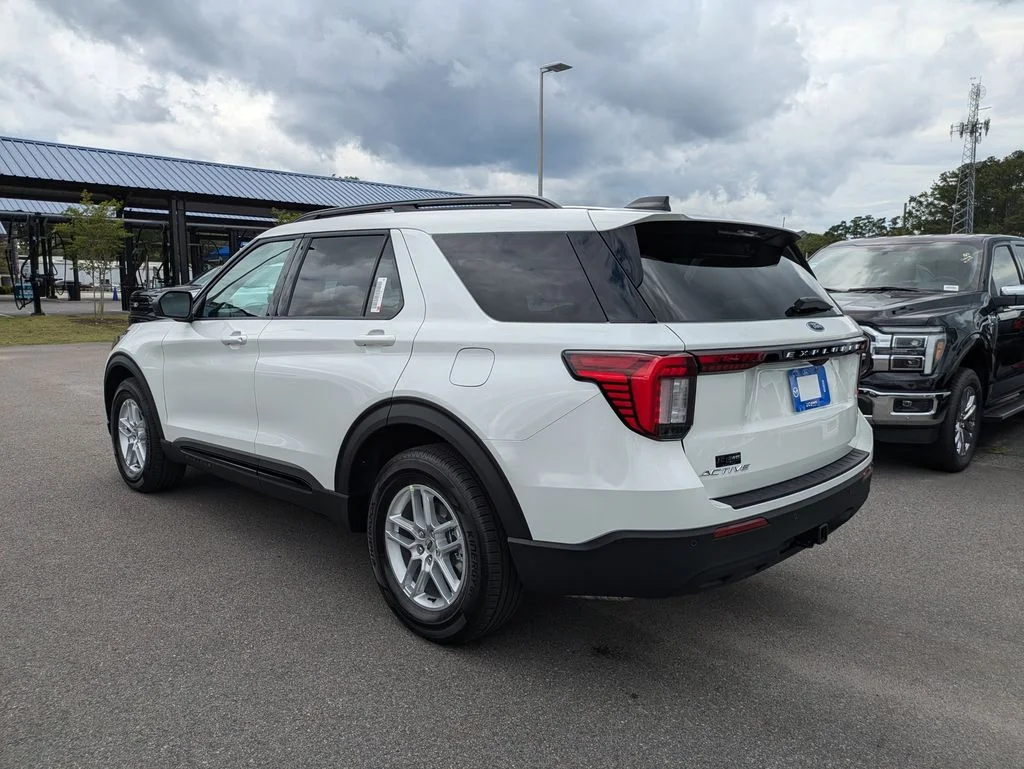 New 2026 Star White Metallic Tri-Coat Ford Active image 6