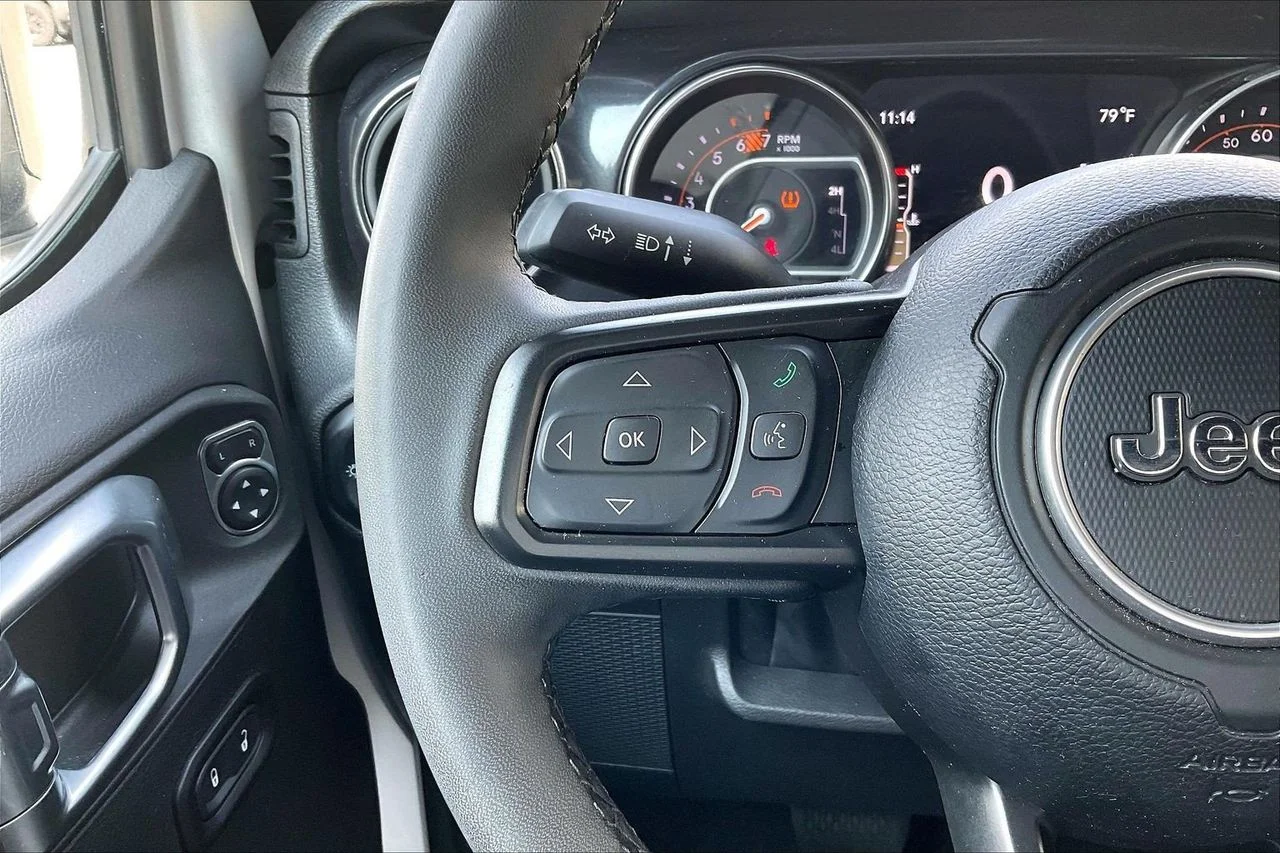Used 2023 White Jeep Sport image 28