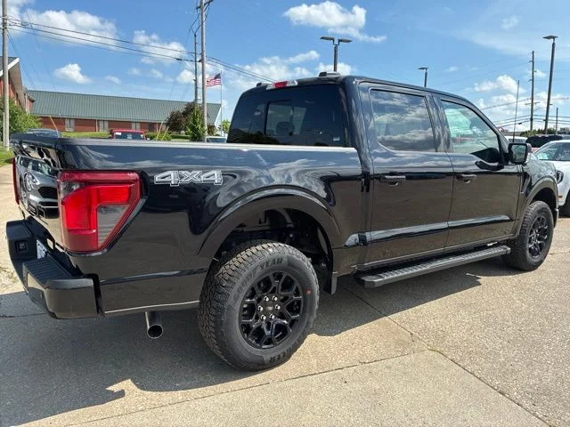 New 2026 Agate Black Metallic Ford XLT image 10