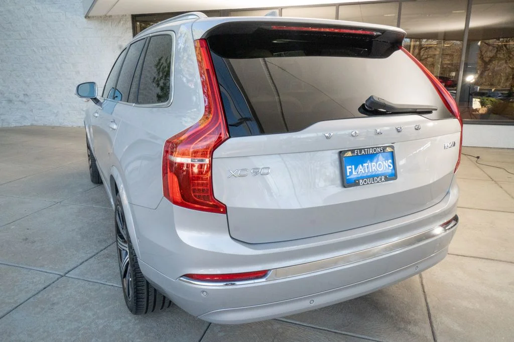 Used 2023 Silver Volvo Ultimate image 5