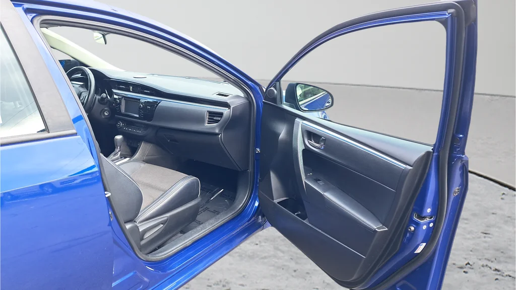 Used 2016 Blue Toyota S image 10