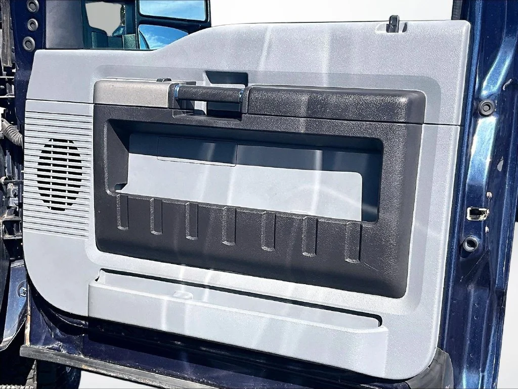 Used 2016 Blue Ford XLT image 17