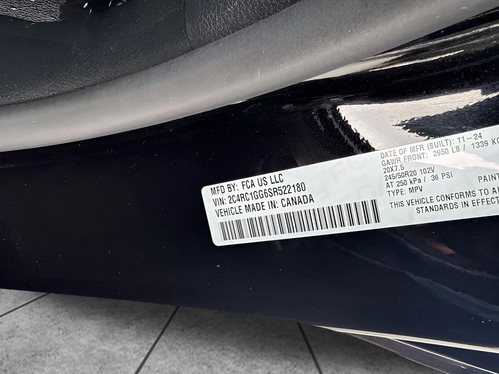 Used 2025 Black Chrysler Limited image 27