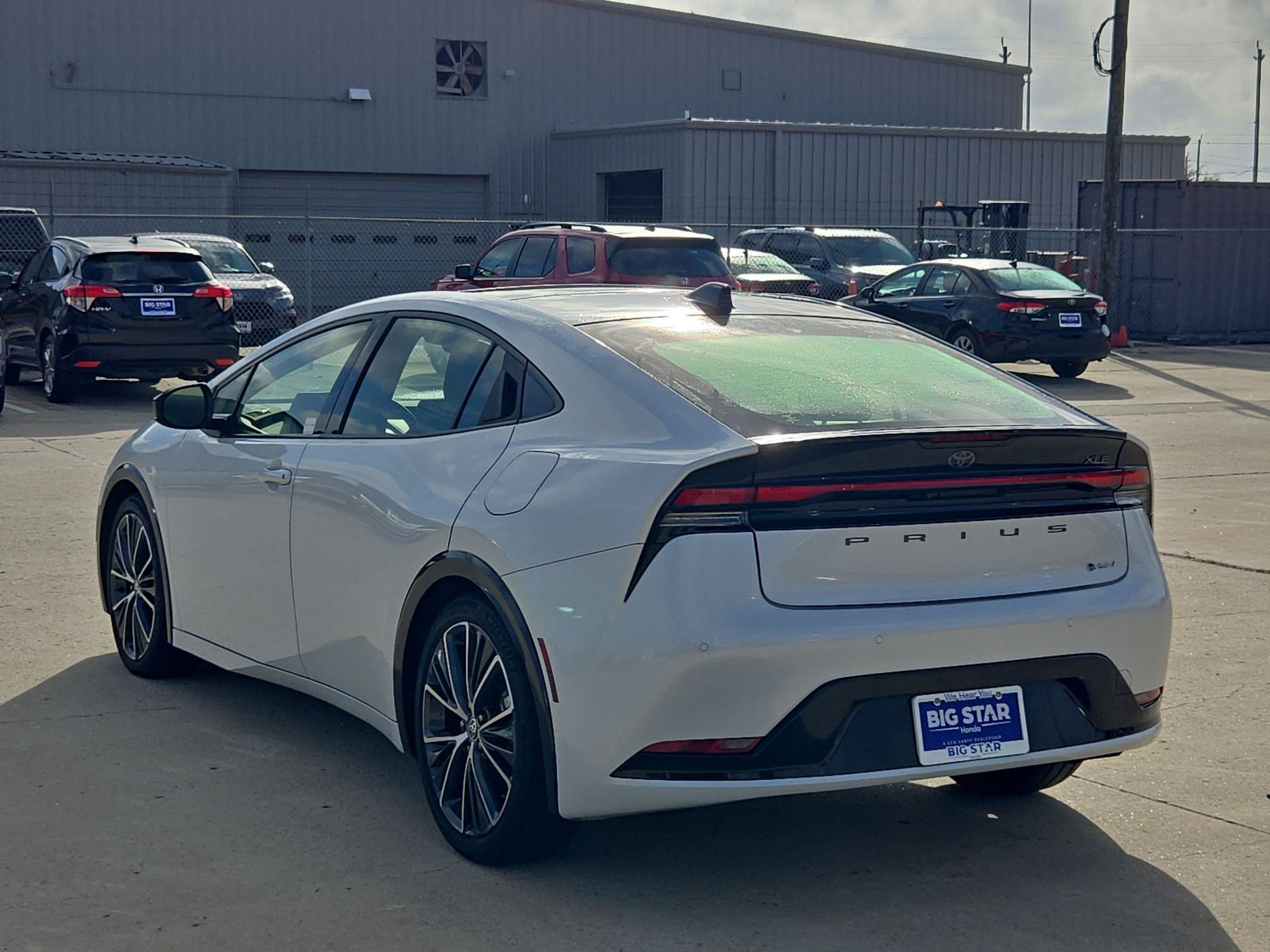 Used 2024 Pearl Toyota XLE image 5